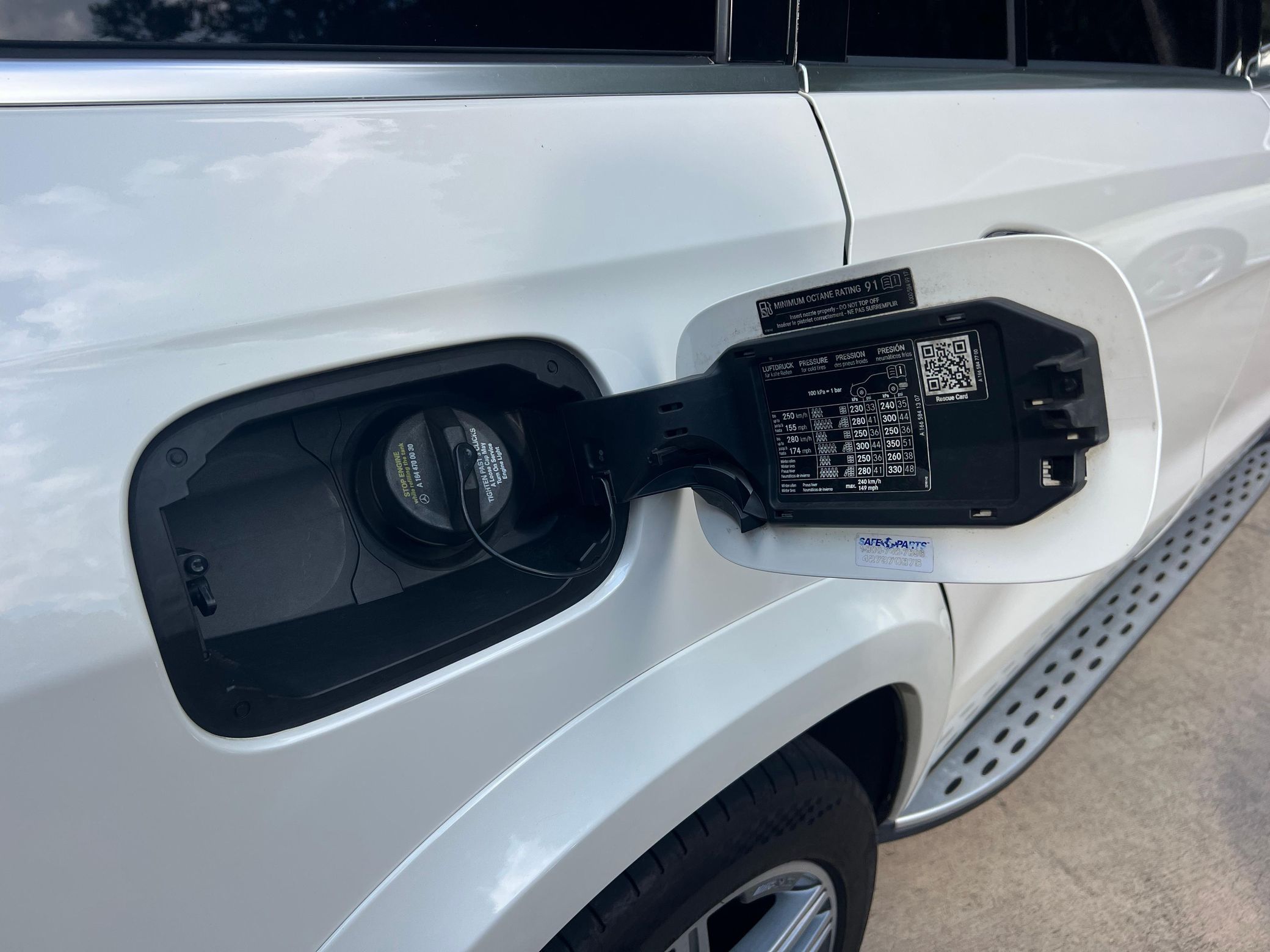 2014 Mercedes-Benz GL63 AMG - Image 28