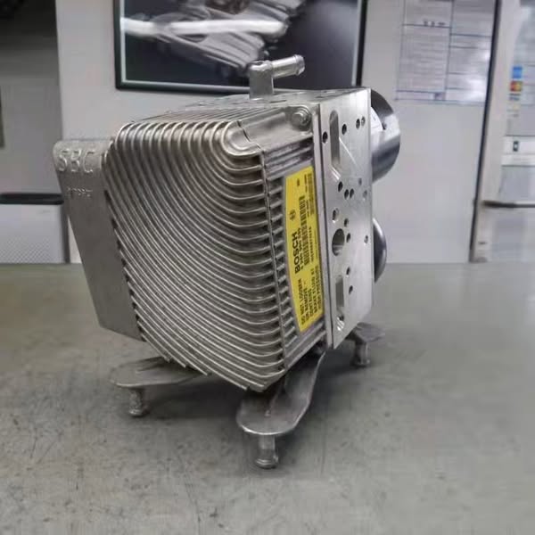 SBC pump for W211 model 2004 - Genuine Mercedes-Benz Parts